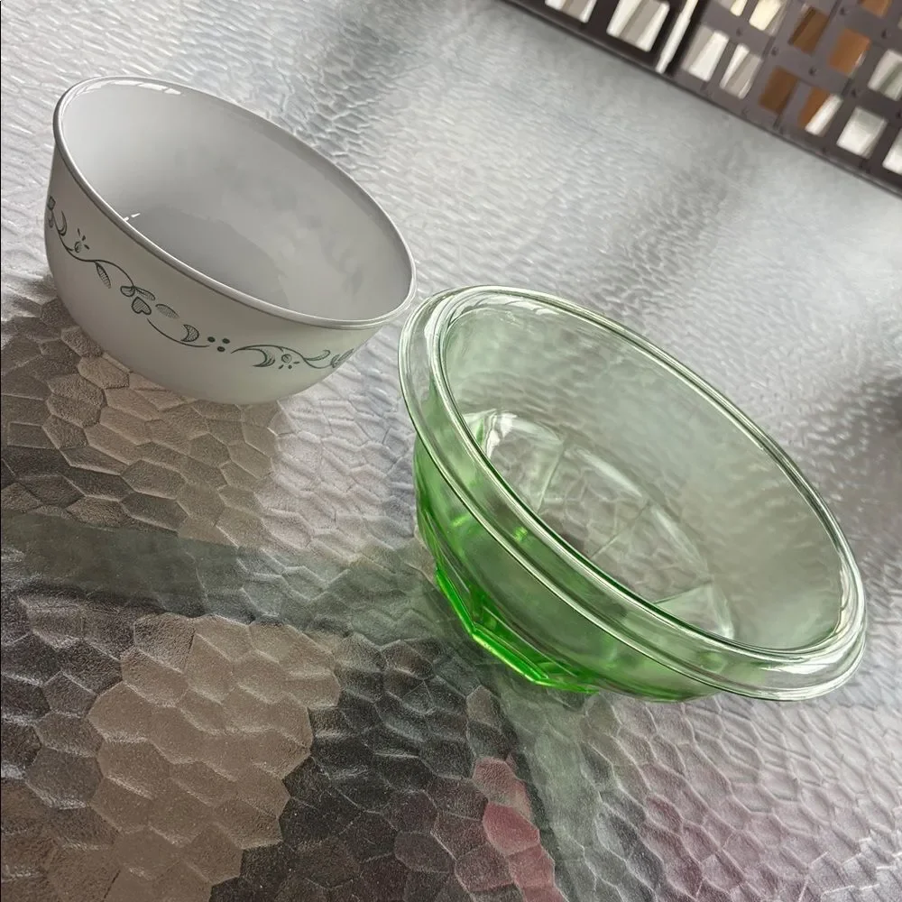 Vintage Anchor Hocking Uranium Glass Bowl